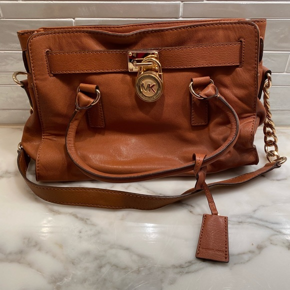 Michael Kors leather bag - Picture 1 of 11